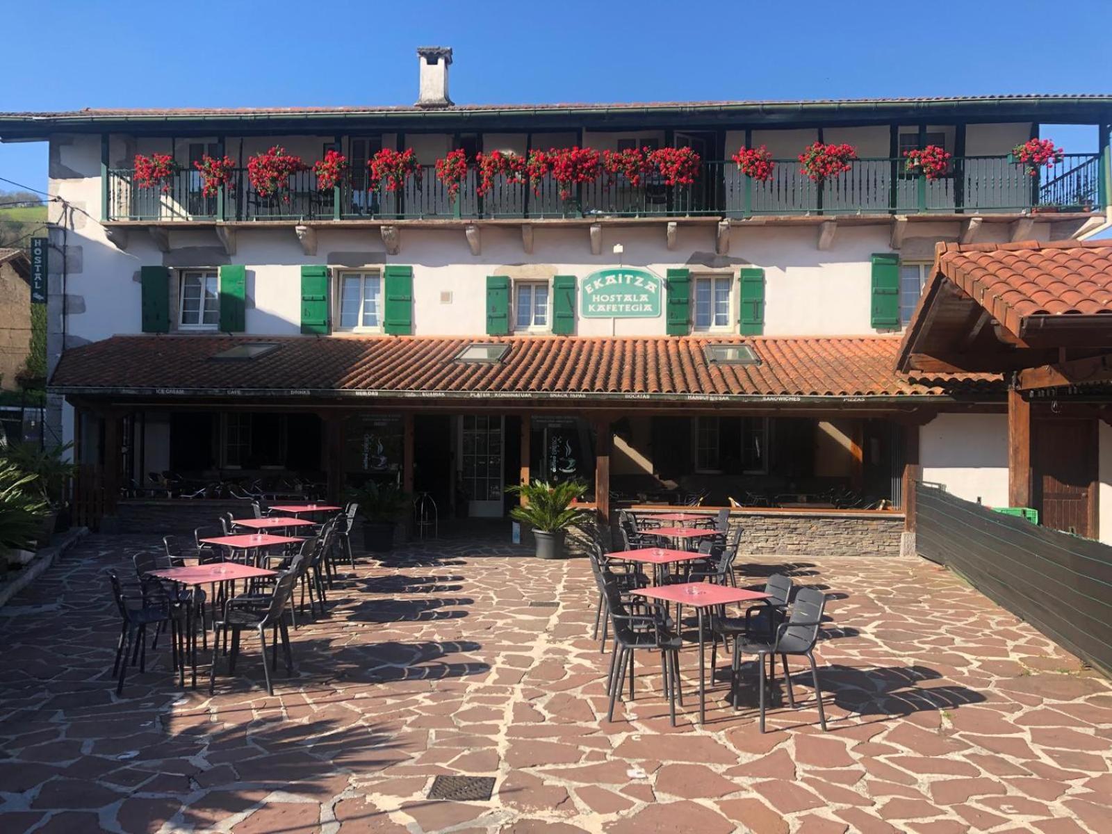 Hostal Ekaitza Hotell Lesaka Eksteriør bilde