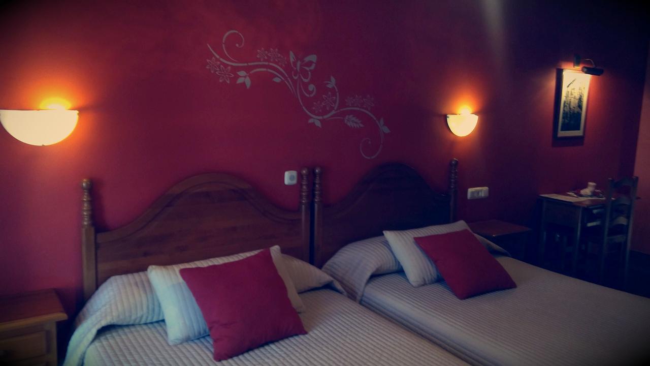 Hostal Ekaitza Hotell Lesaka Eksteriør bilde